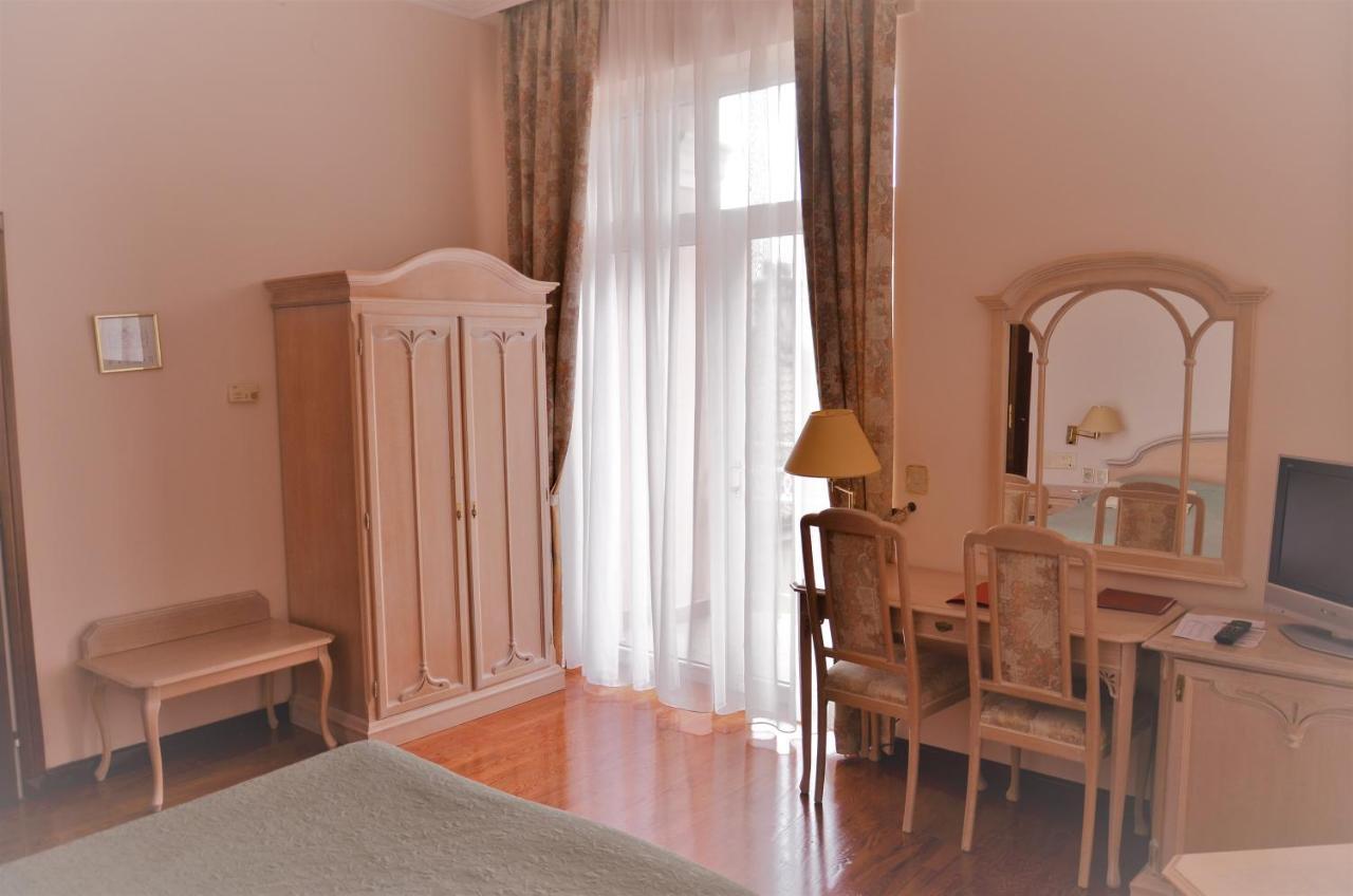 Hotel Mozart Opatija Exteriér fotografie